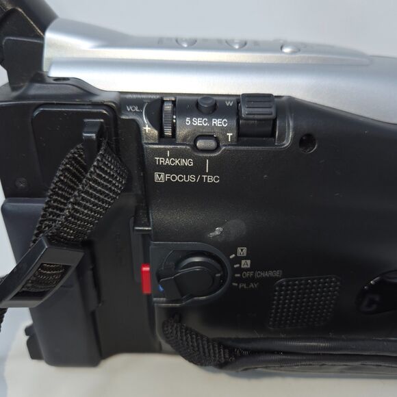 JVC Compact VHS Camcorder VHS-C GR-AXM17U w/ Tape Adapter Case Power & RCA Cords - Picture 2 of 16